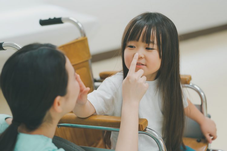 児童指導員と看護師資格を両方持つメリットとは？ 児童指導員と看護師を目指すルートを解説 MORE REJOB