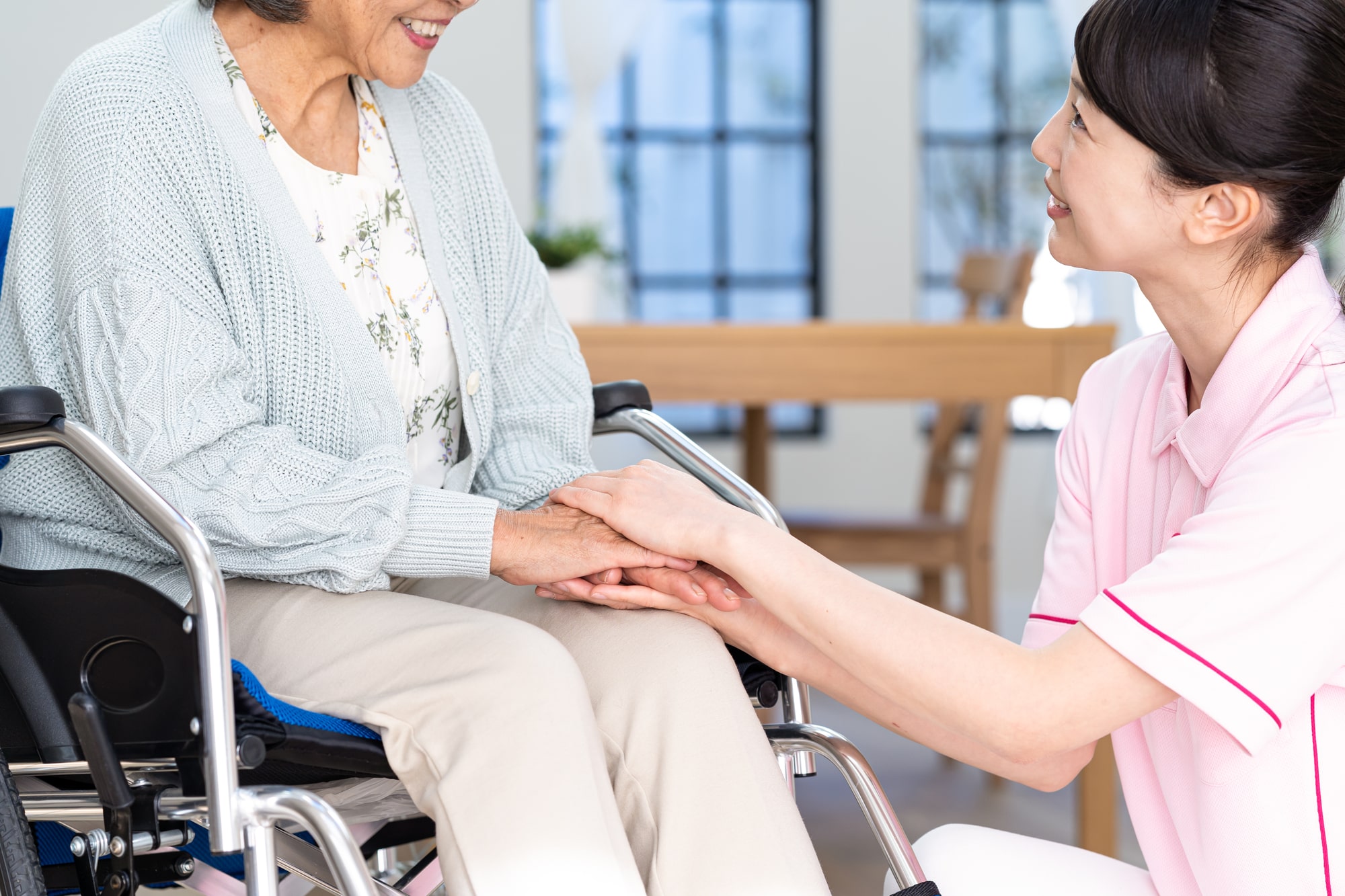 デイサービスでの生活相談員の業務とは 生活相談員になるにはどうすればいいの More Rejob