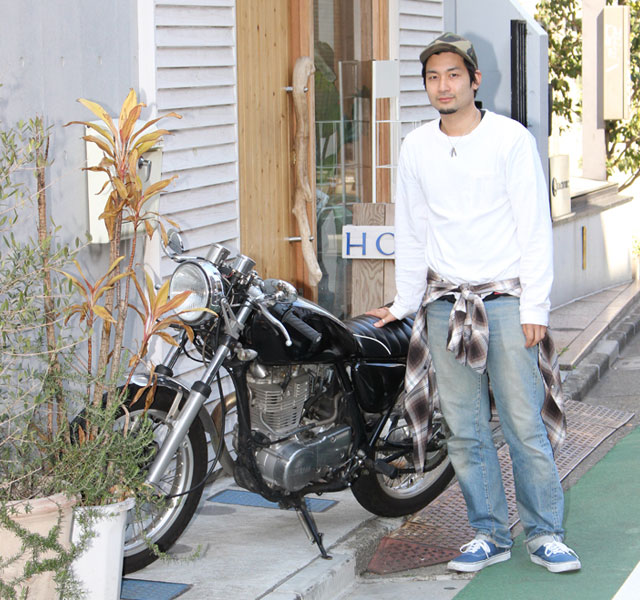 吉田遼平さんとバイク