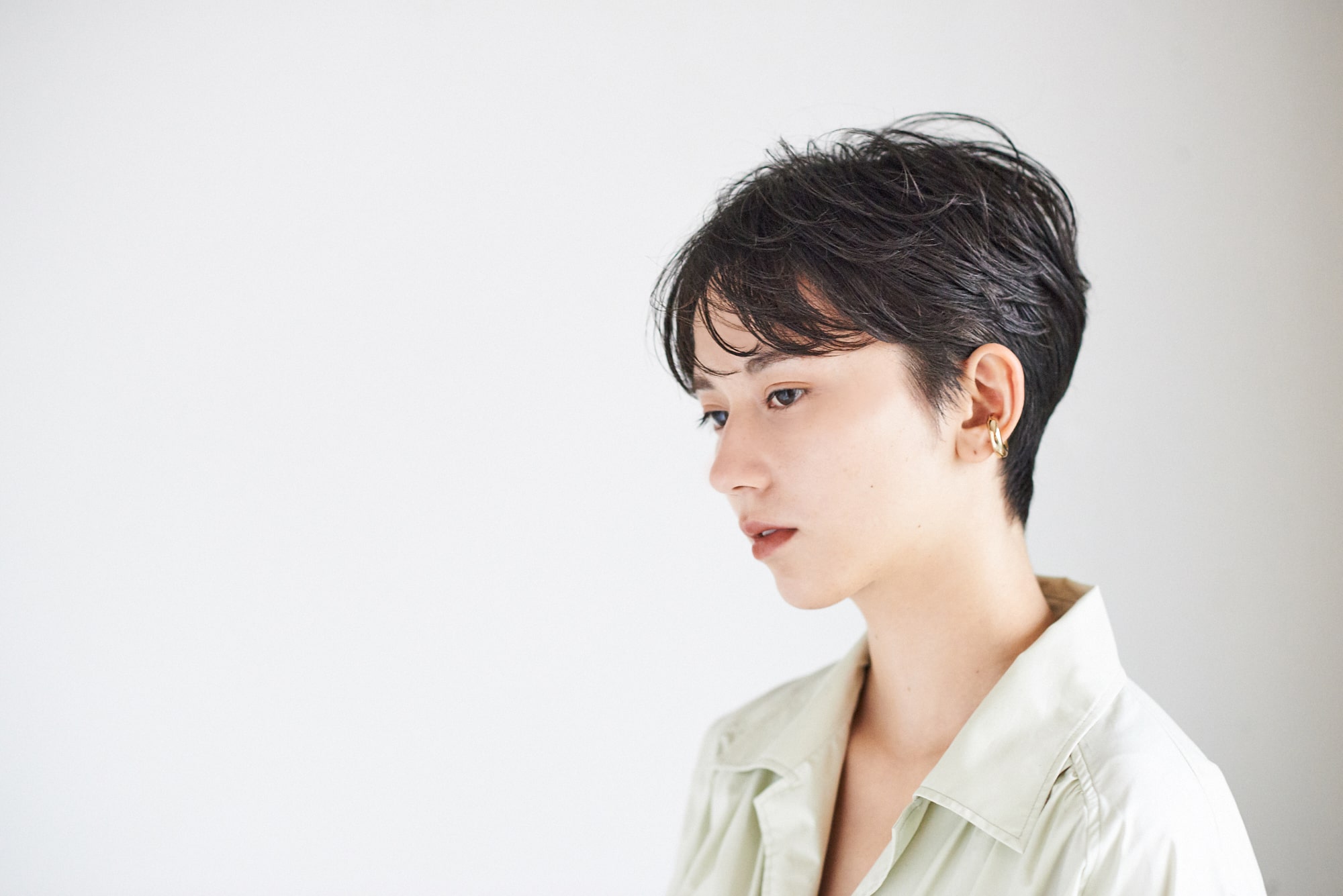 美容師のカット技術 Kate 豊田光信さん流 ツーセクションで作るジェンダーレスな黒髪ショート 2 モアリジョブ