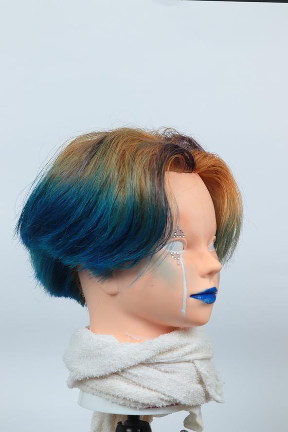 悲しみのウィッグ