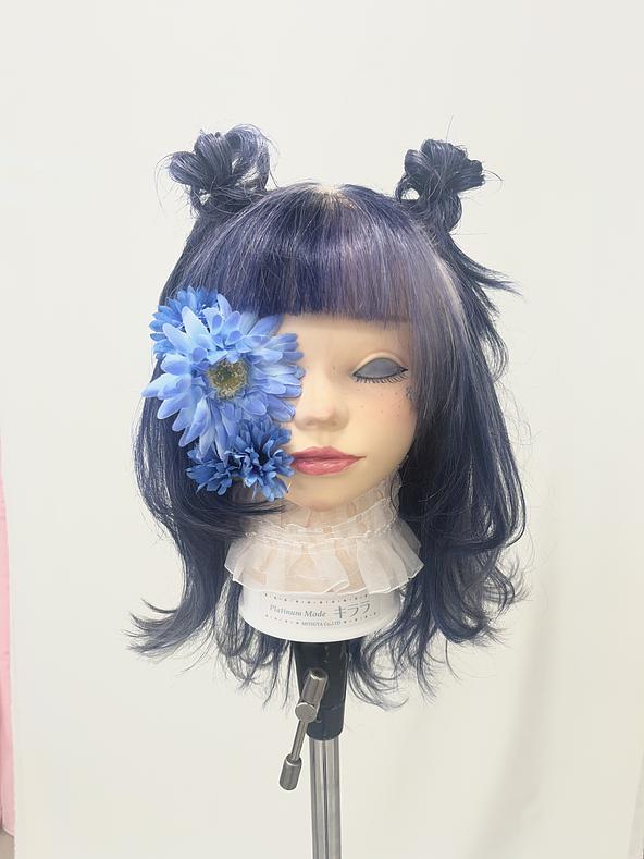 ブルーが魅せる、幻想と個性の共存