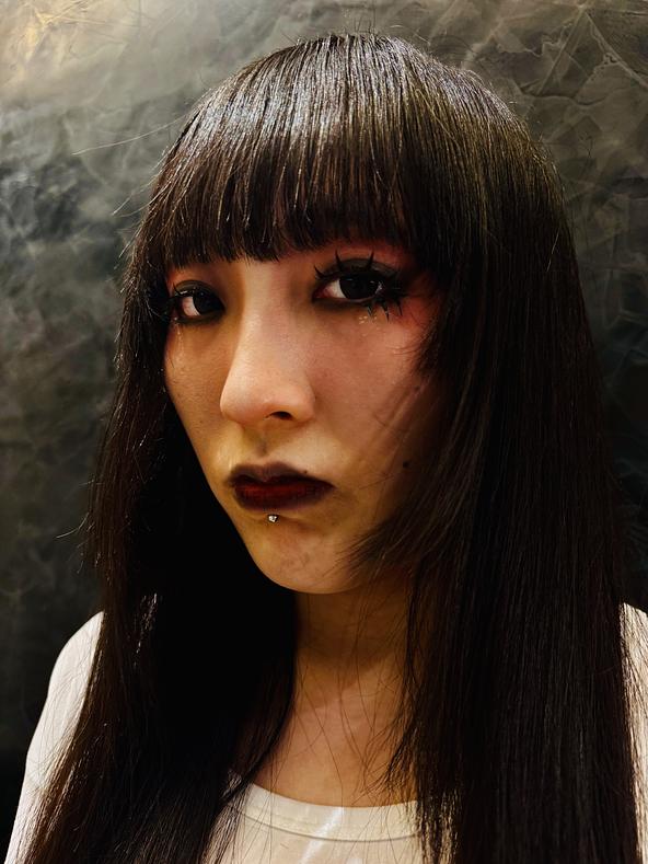 視線の奥に沈む感情