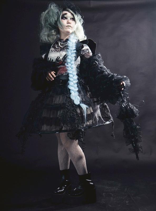 “内に秘めた強さと儚さの共存”